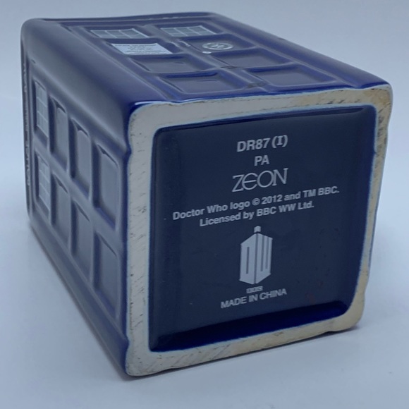 Doctor Who Tardis mug (BBC) - Picture 3 of 6